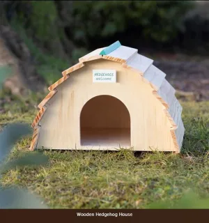adorable wooden hedgehog houseH20.5cm x W30cm x D30cm