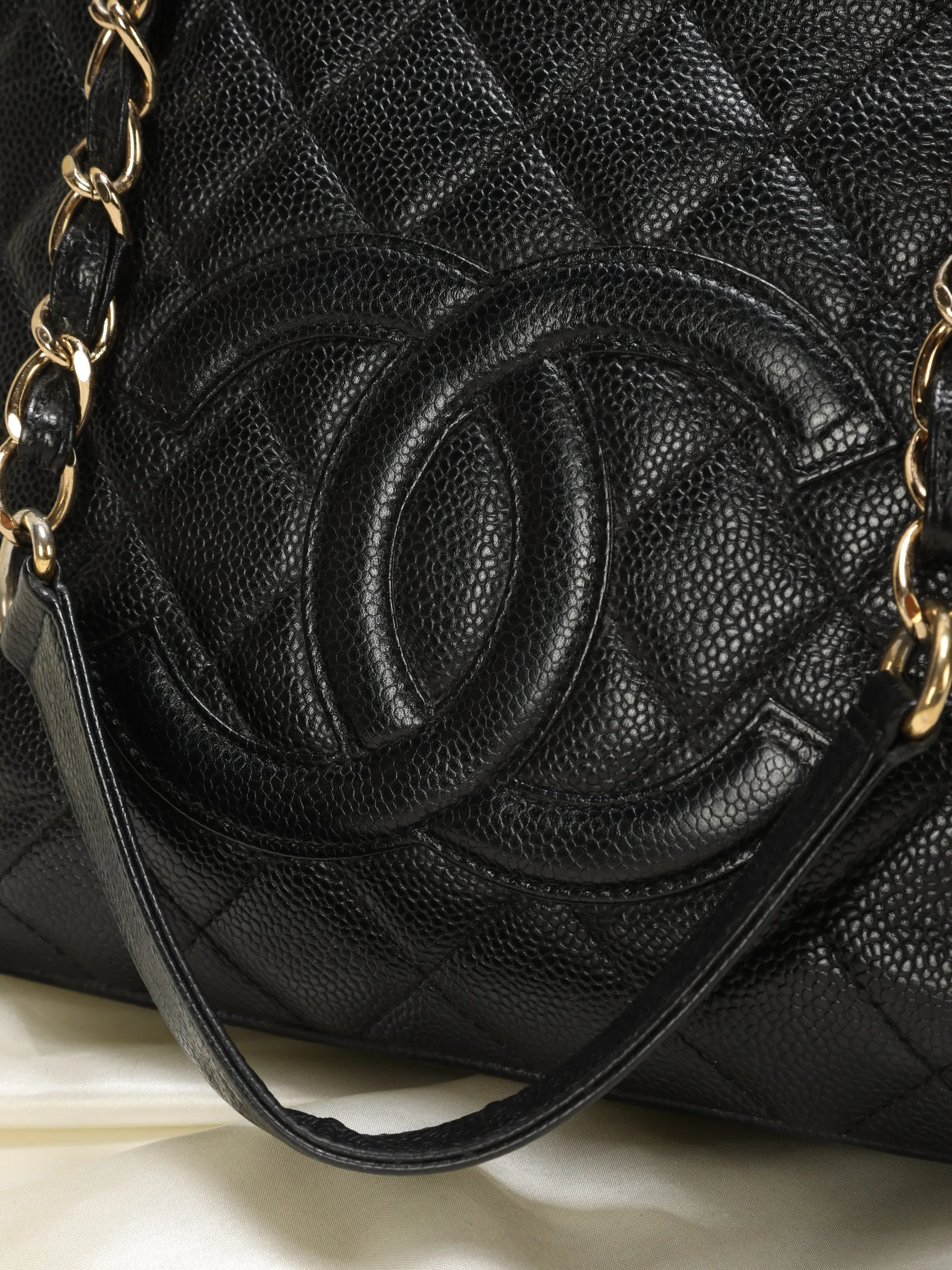CL Timeless Caviar Small Bucket Tote