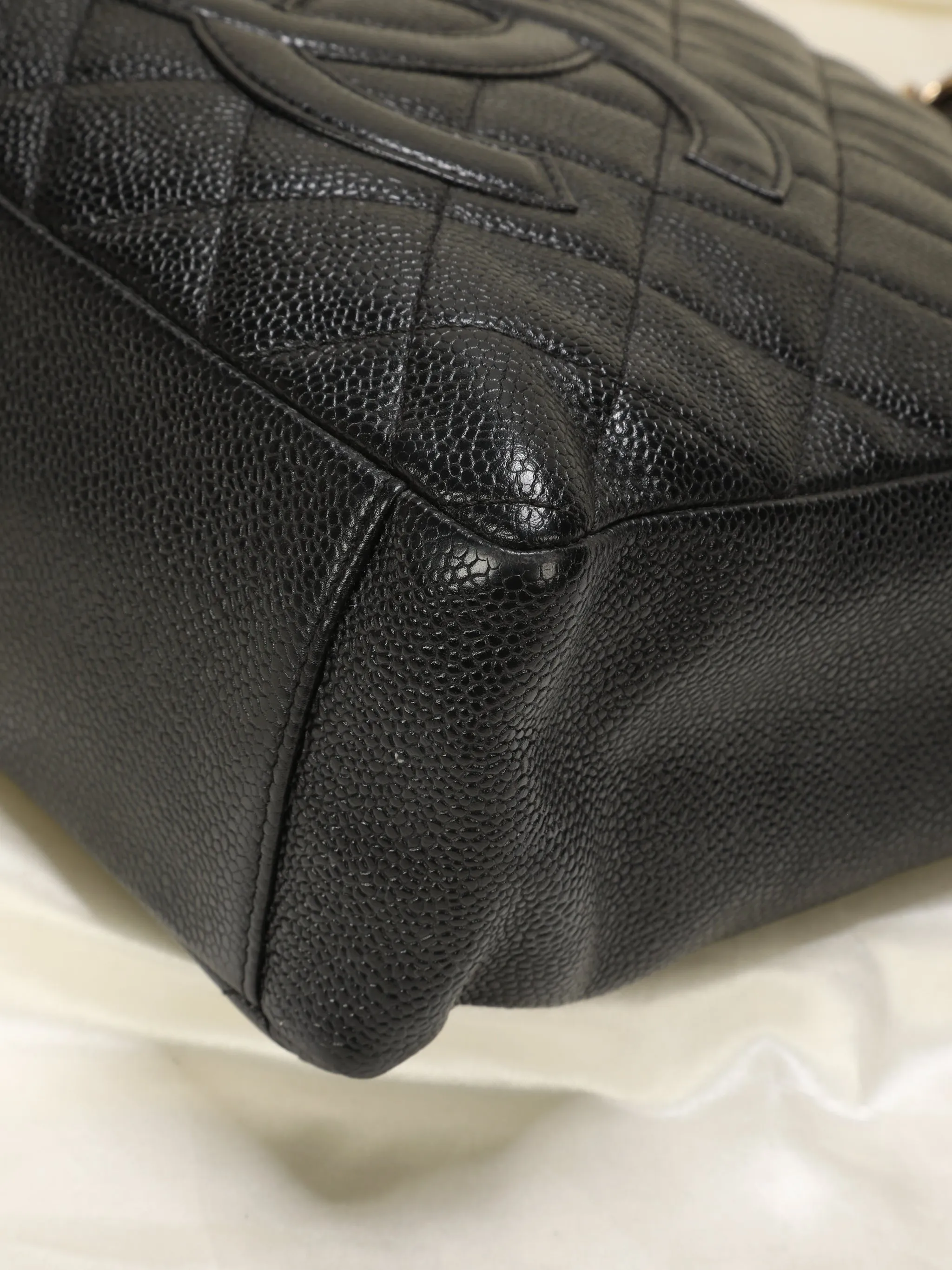CL Timeless Caviar Small Bucket Tote