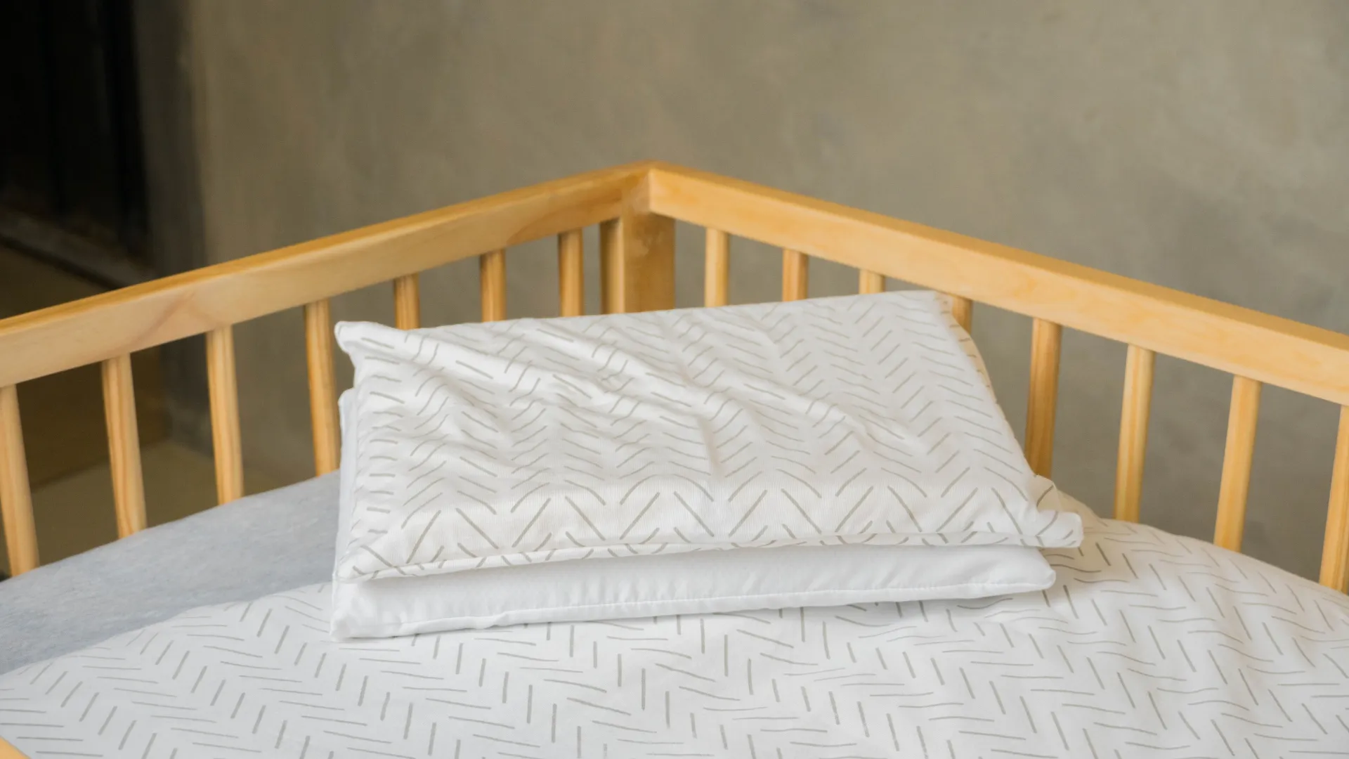 Stripe pattern duvet cover and pillowcase